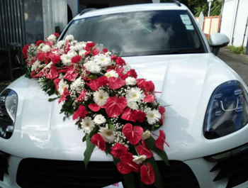 Premium Floral Car Decoration