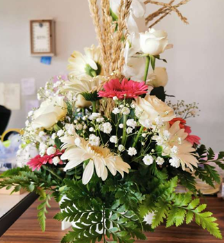 White Elegant Centerpiece