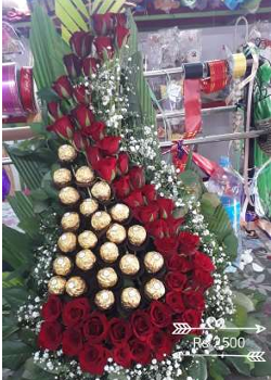 Ferrero Rose Triangular Bouquet